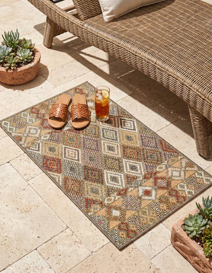 Detail image of 2' x 3' Easy-Clean Baja Indoor / Outdoor Rug