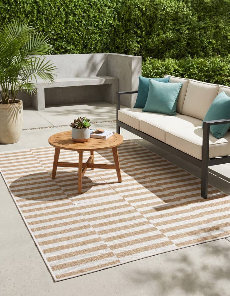 Detail image of 4' x 6' Easy-Clean Striped Indoor / Outdoor Rug