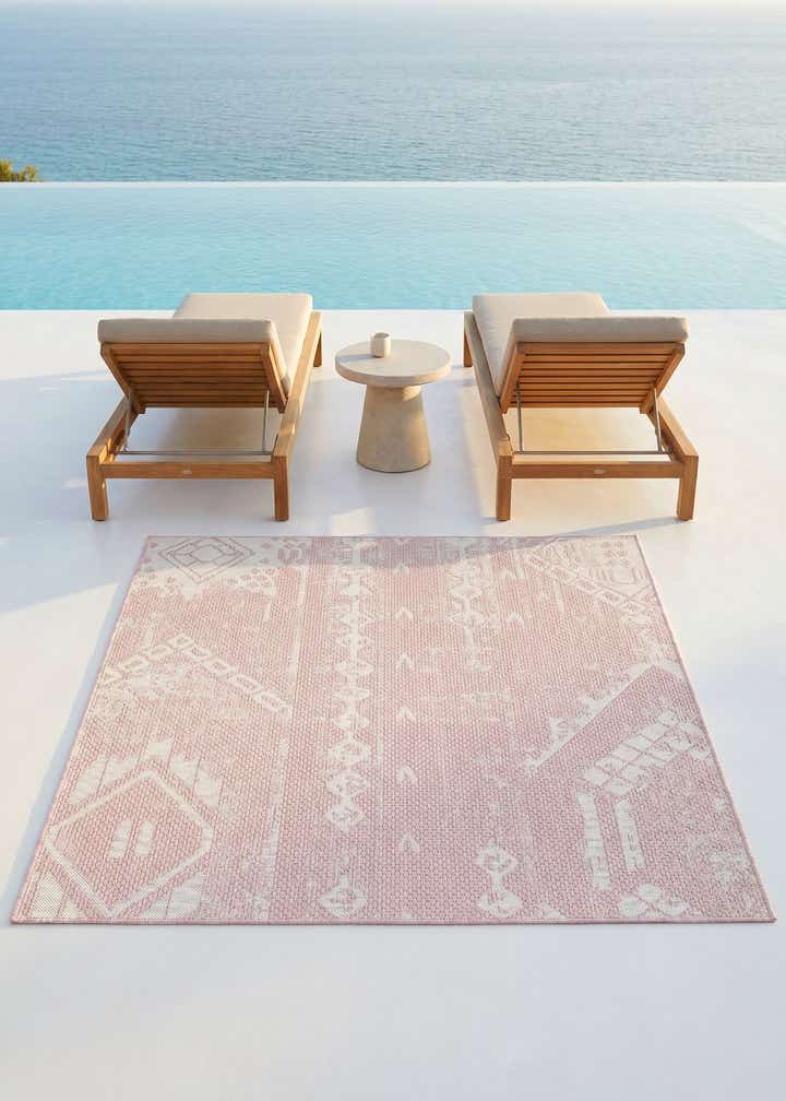 5' 3 x 5' 3 Easy-Clean Bohemian Indoor / Outdoor Square Rug