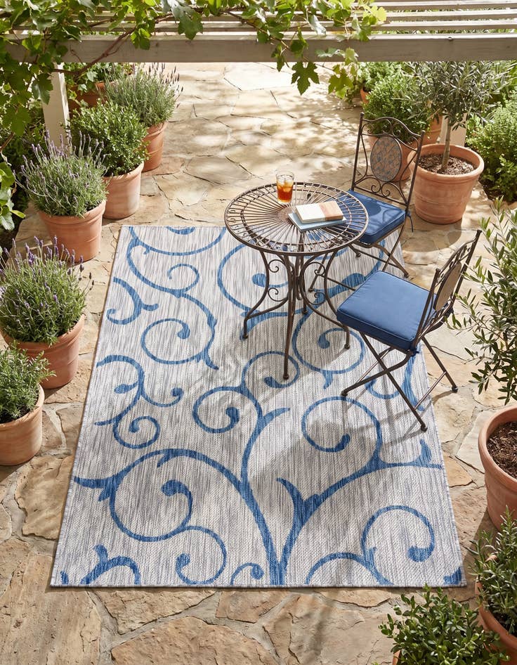 Detail image of 4' x 6' Easy-Clean Botanical Indoor / Outdoor Rug
