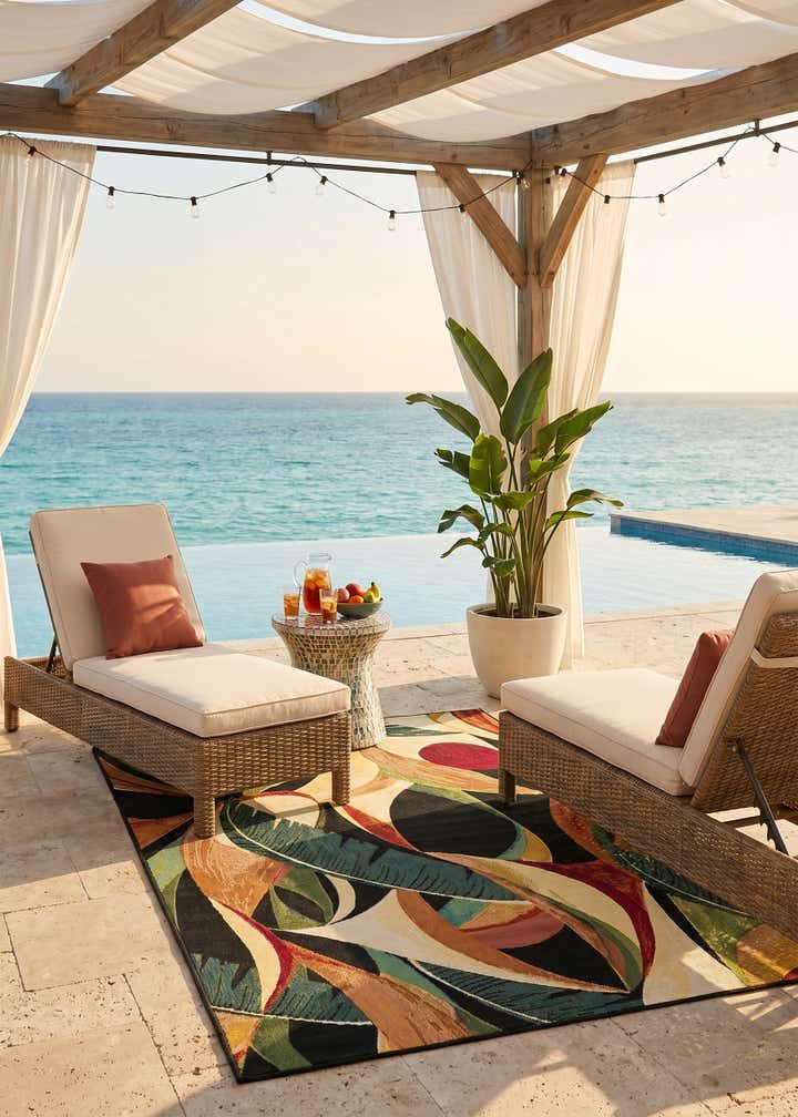 4' x 6' Easy-Clean Botanical Indoor / Outdoor Rug