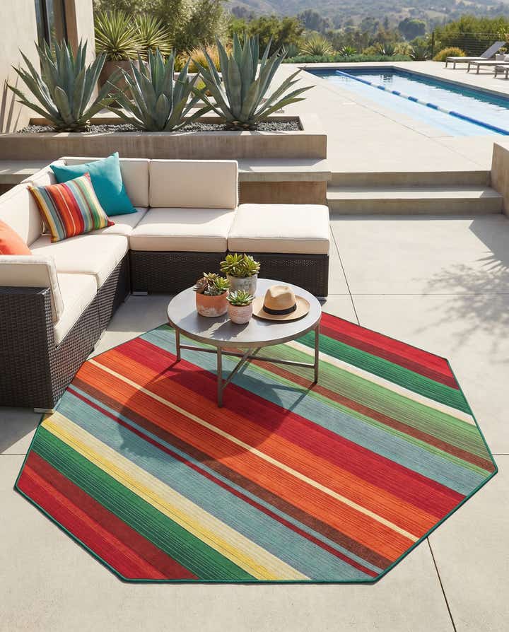 5' 3 x 5' 3 Easy-Clean Modern Indoor / Outdoor Octagon Rug