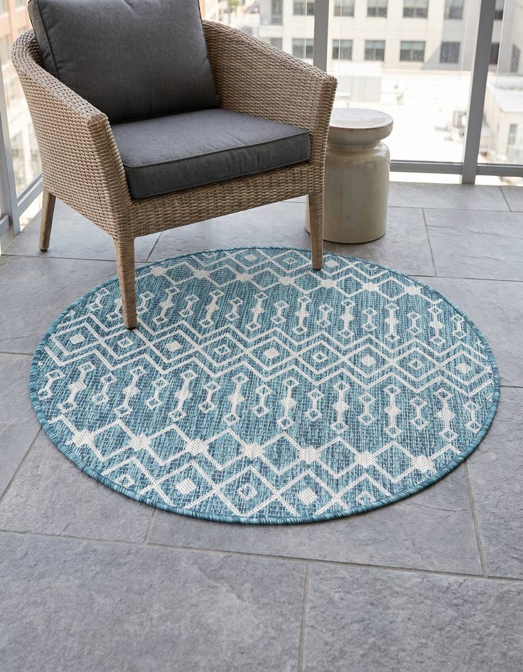Detail image of 3' x 3' Easy-Clean Lattice Indoor / Outdoor Round Rug
