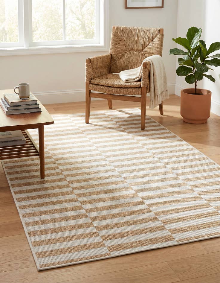 Detail image of 4' x 6' Easy-Clean Ribbon Indoor / Outdoor Rug