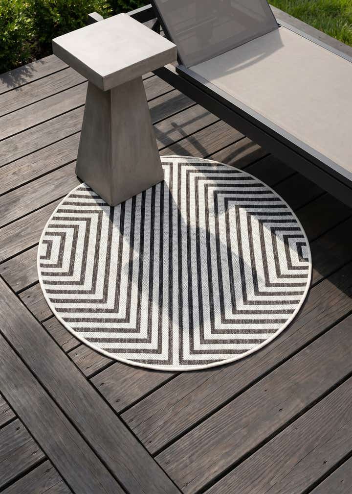 3' x 3' Easy-Clean Modern Indoor / Outdoor Round Rug