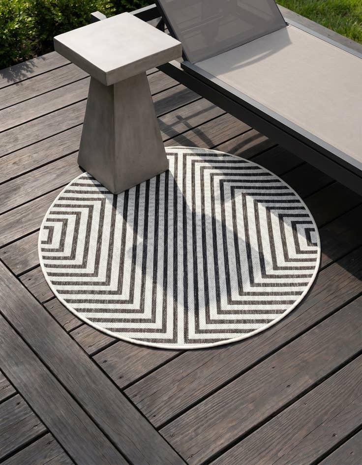 Detail image of 3' x 3' Easy-Clean Modern Indoor / Outdoor Round Rug