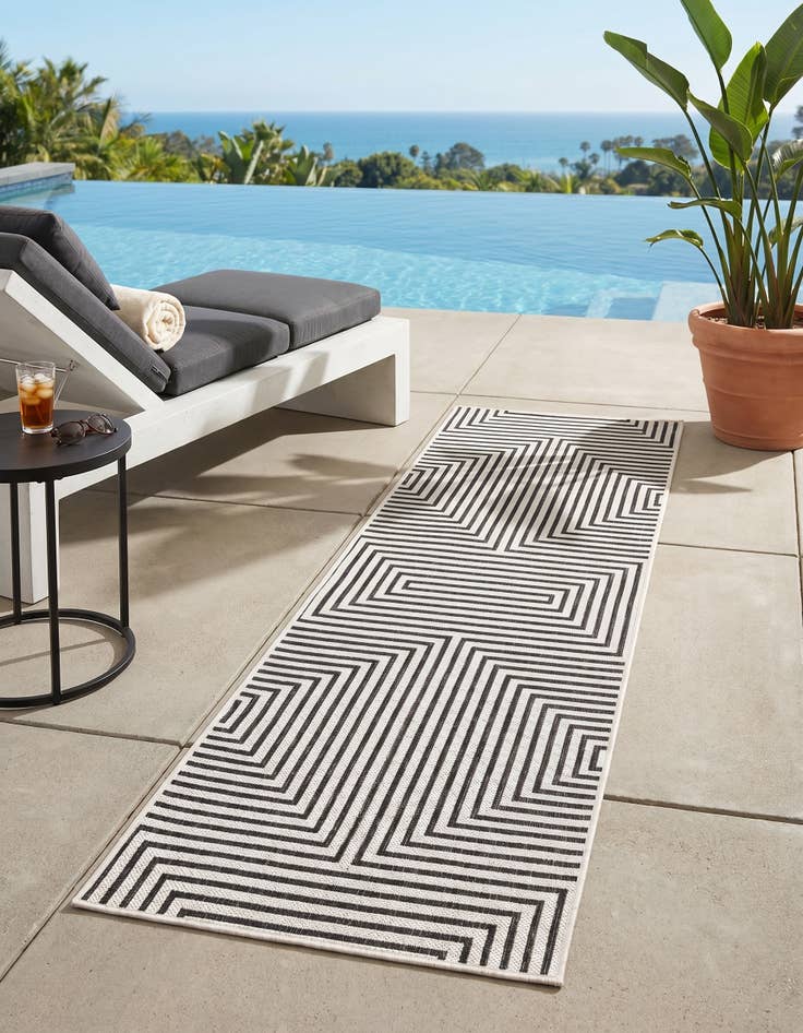 Detail image of 2' x 6' Easy-Clean Modern Indoor / Outdoor Runner Rug