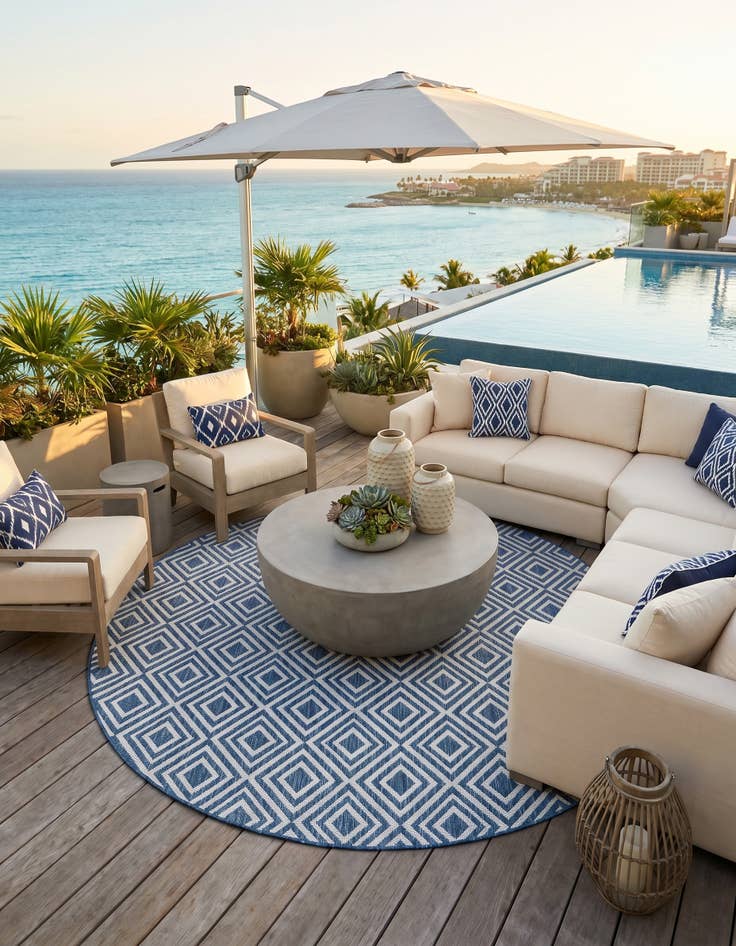 Detail image of 7' x 7' Easy-Clean Jill Zarin Indoor / Outdoor Round Rug