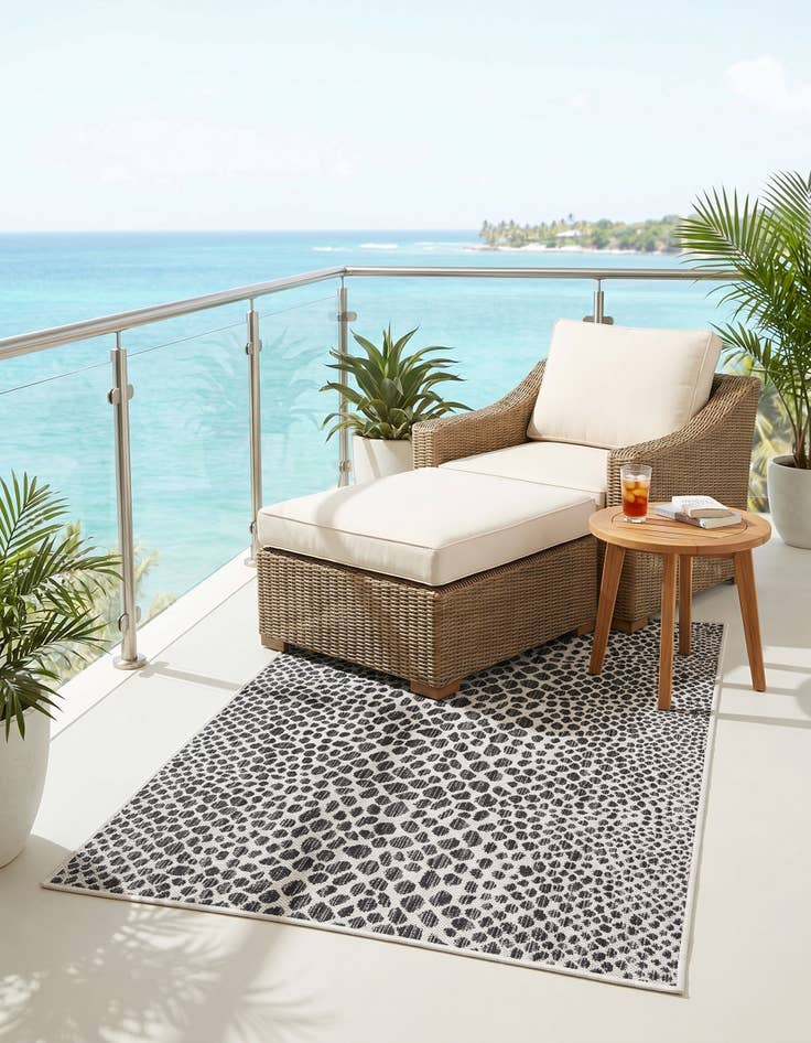 Detail image of 3' x 5' 3 Easy-Clean Jill Zarin Cape Town Indoor / Outdoor Rug