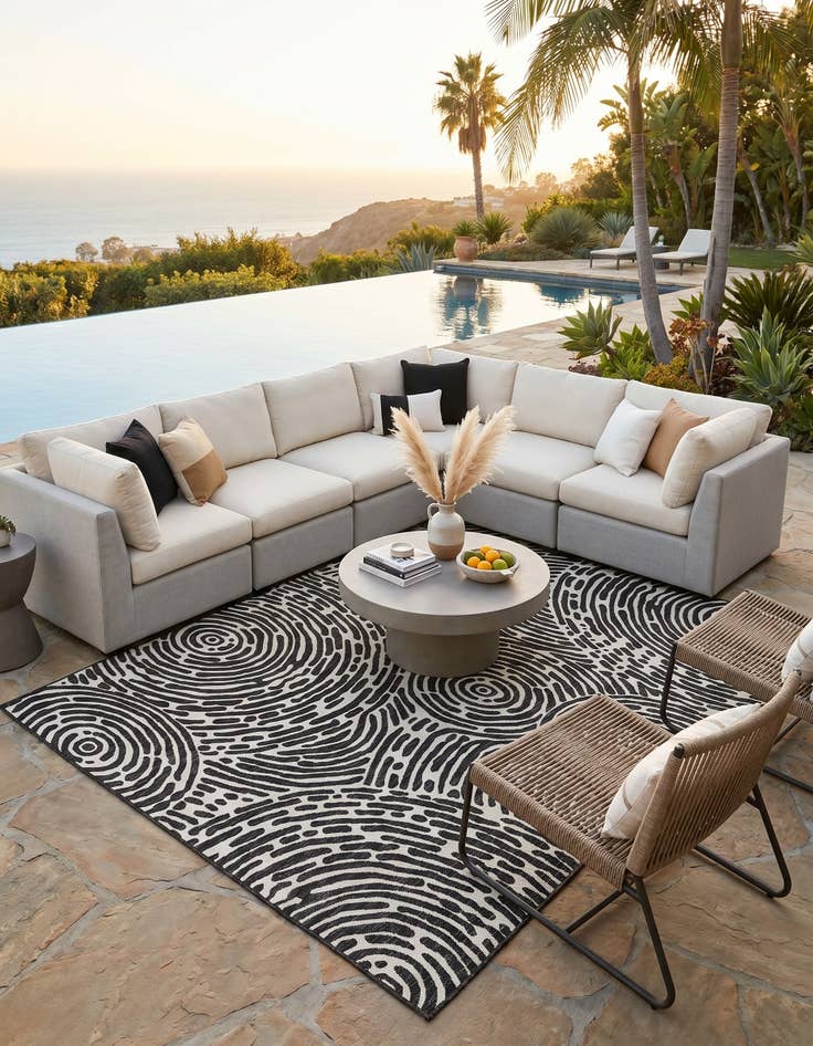 Detail image of 7' 10 x 10' Easy-Clean Modern Indoor / Outdoor Rug
