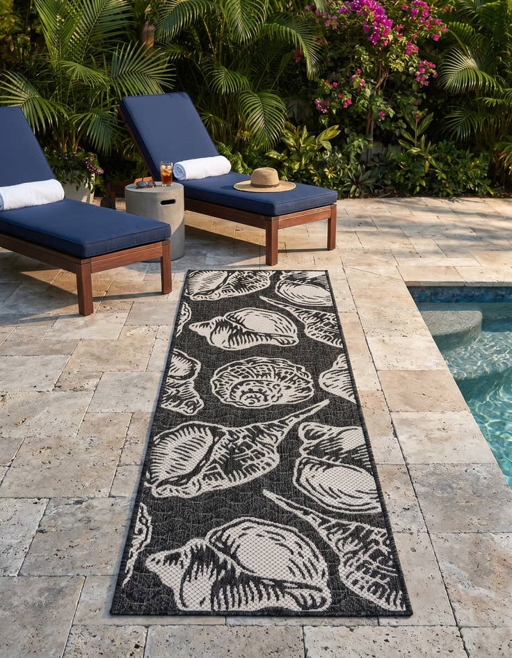 Detail image of 2' x 6' Easy-Clean Coastal Indoor / Outdoor Runner Rug