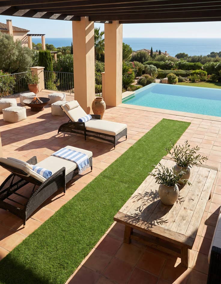 Detail image of 3' 3 x 16' 5 Easy-Clean Grass Indoor / Outdoor Runner Rug