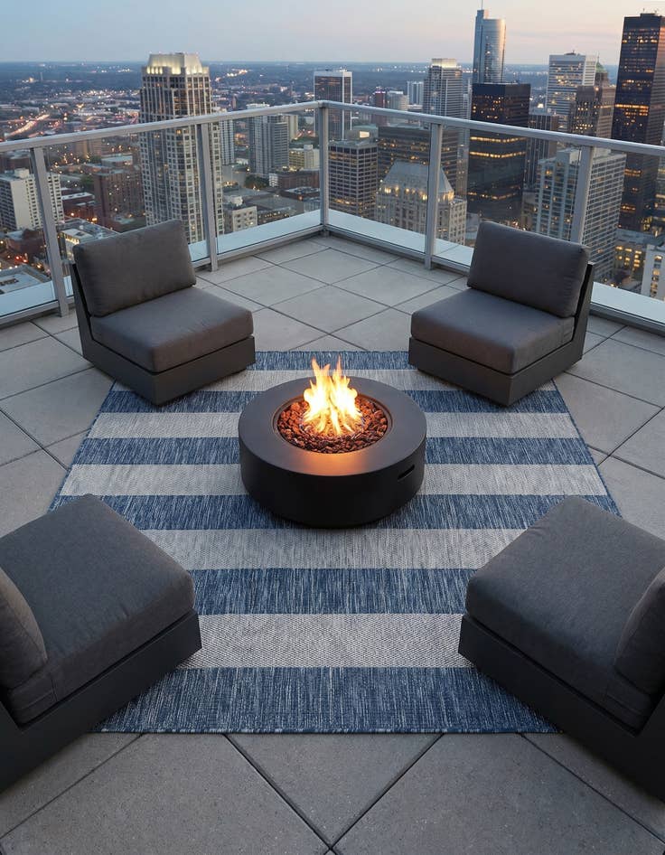 Detail image of 6' x 6' Easy-Clean Ribbon Indoor / Outdoor Square Rug