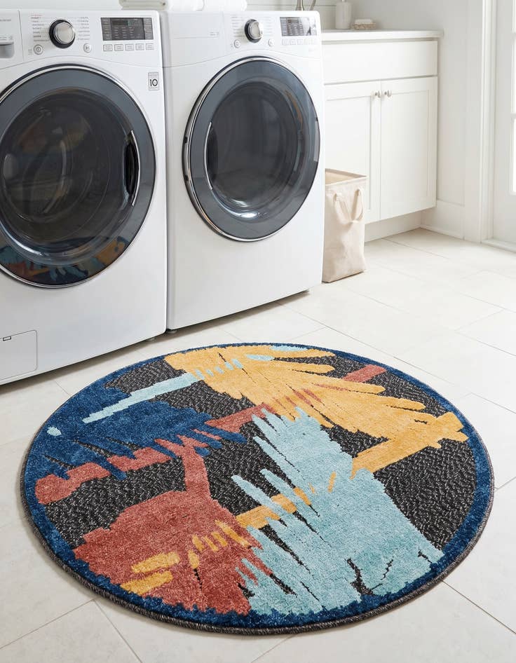 Detail image of 3' 3 x 3' 3 Easy-Clean Belize Indoor / Outdoor Round Rug