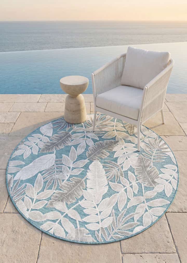 4' 5 x 4' 5 Easy-Clean Botanical Indoor / Outdoor Round Rug
