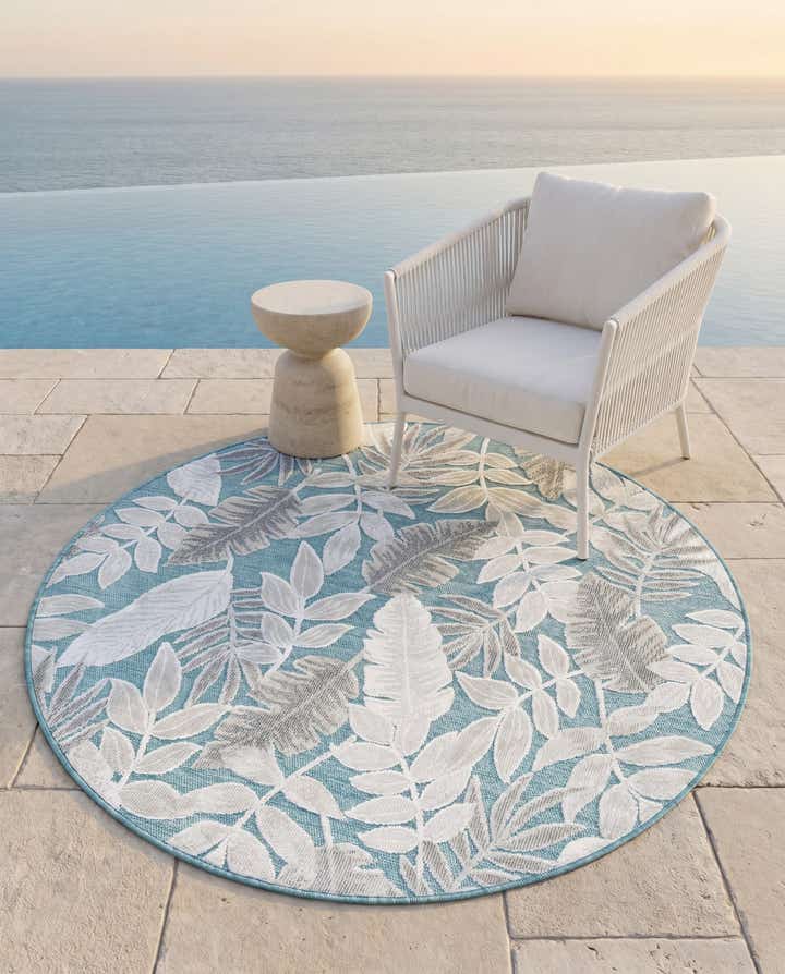 4' 5 x 4' 5 Easy-Clean Botanical Indoor / Outdoor Round Rug