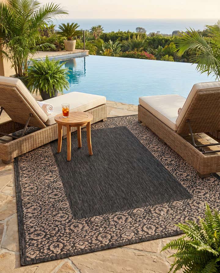 5' 3 x 8' Easy-Clean Border Indoor / Outdoor Rug