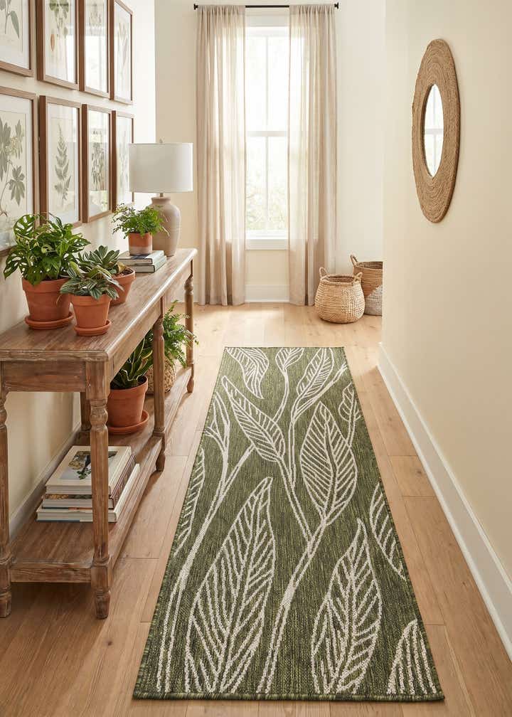 2' x 6' Easy-Clean Botanical Indoor / Outdoor Runner Rug