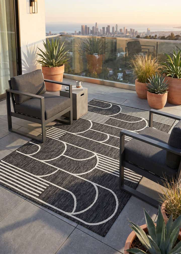 4' x 6' Easy-Clean Modern Indoor / Outdoor Rug