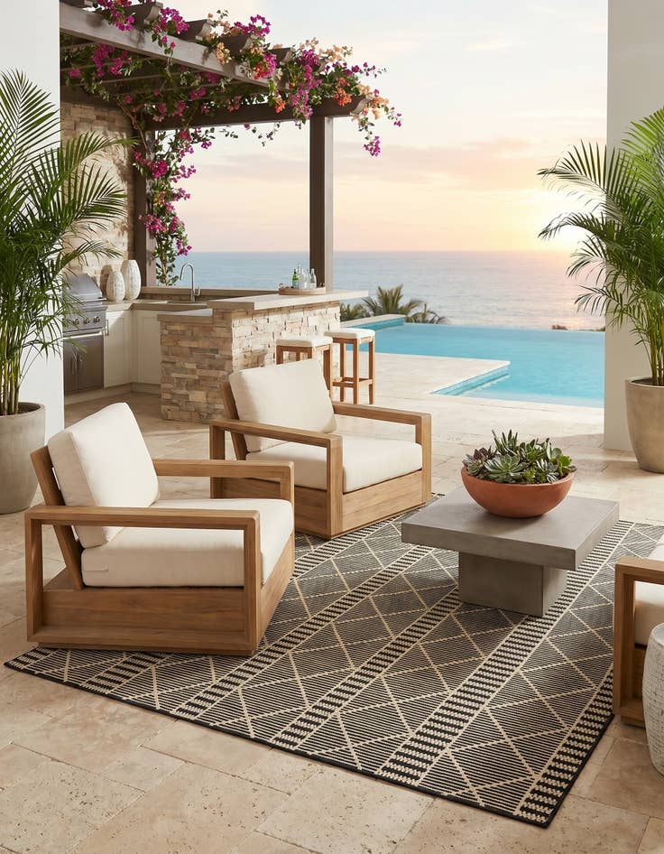 Detail image of 7' 10 x 7' 10 Easy-Clean Lattice Indoor / Outdoor Square Rug