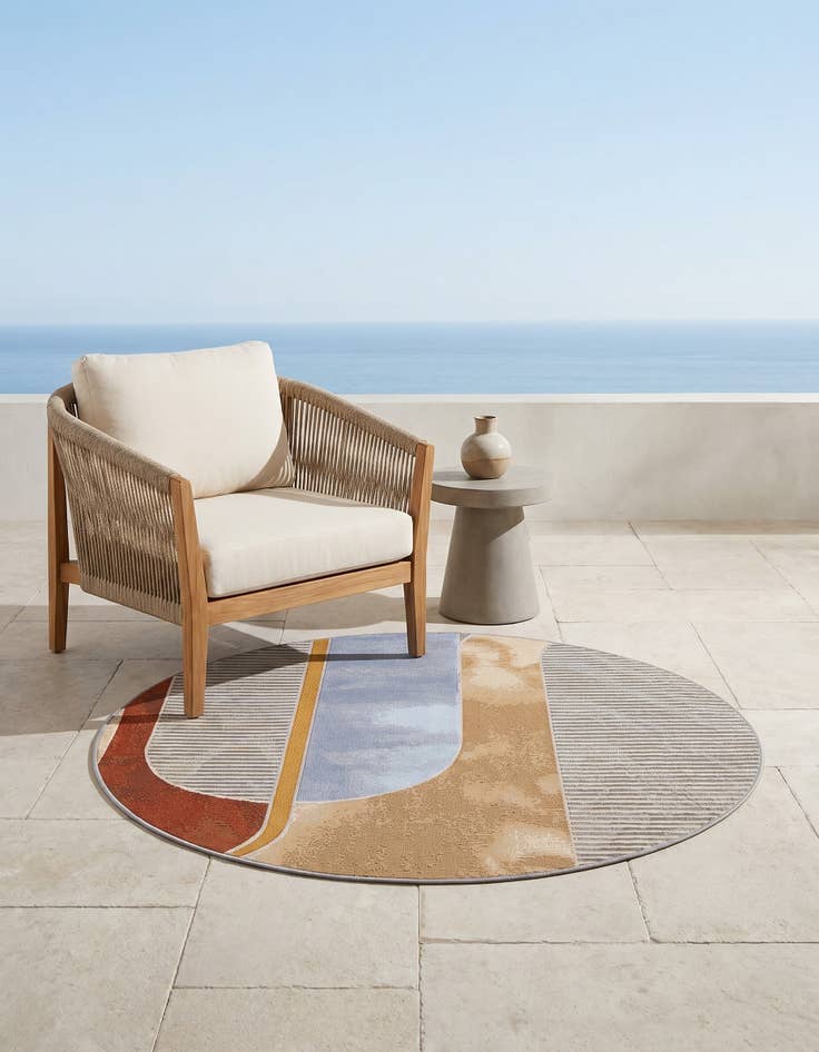 Detail image of 4' 1 x 4' 1 Easy-Clean Modern Indoor / Outdoor Round Rug