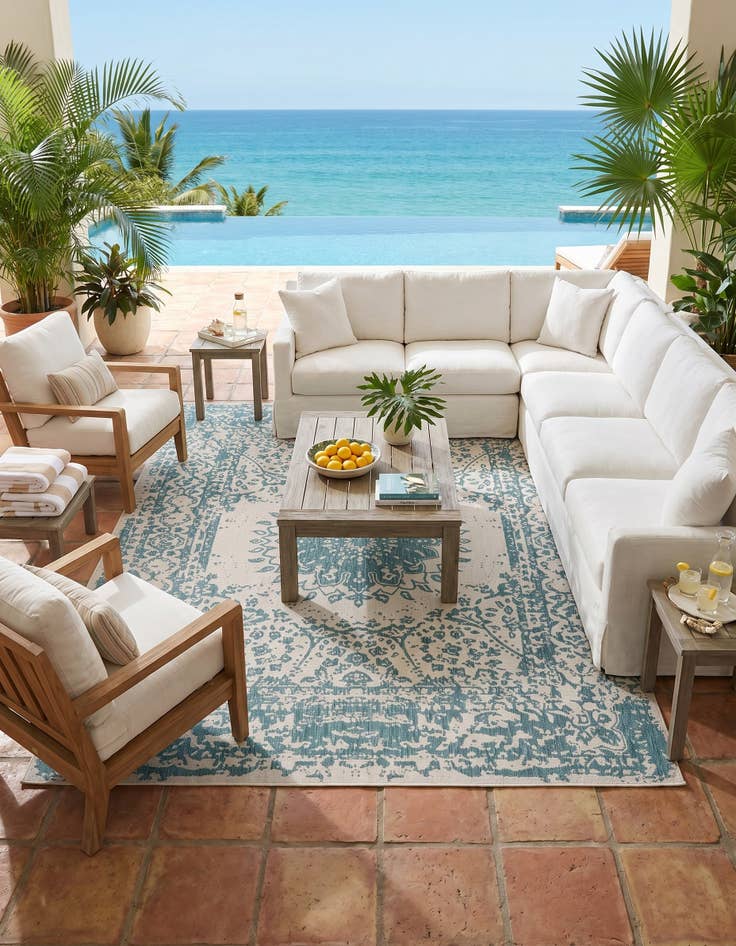 Detail image of 7' 10 x 10' Easy-Clean Traditional Indoor / Outdoor Rug