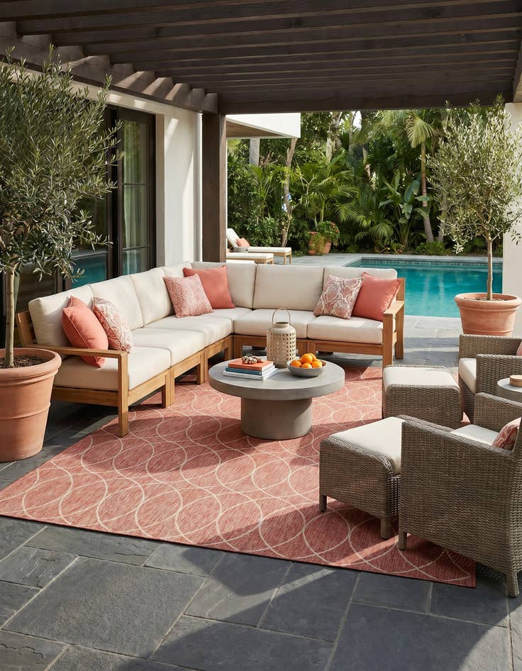 Detail image of 10' x 14' Easy-Clean Lattice Indoor / Outdoor Rug