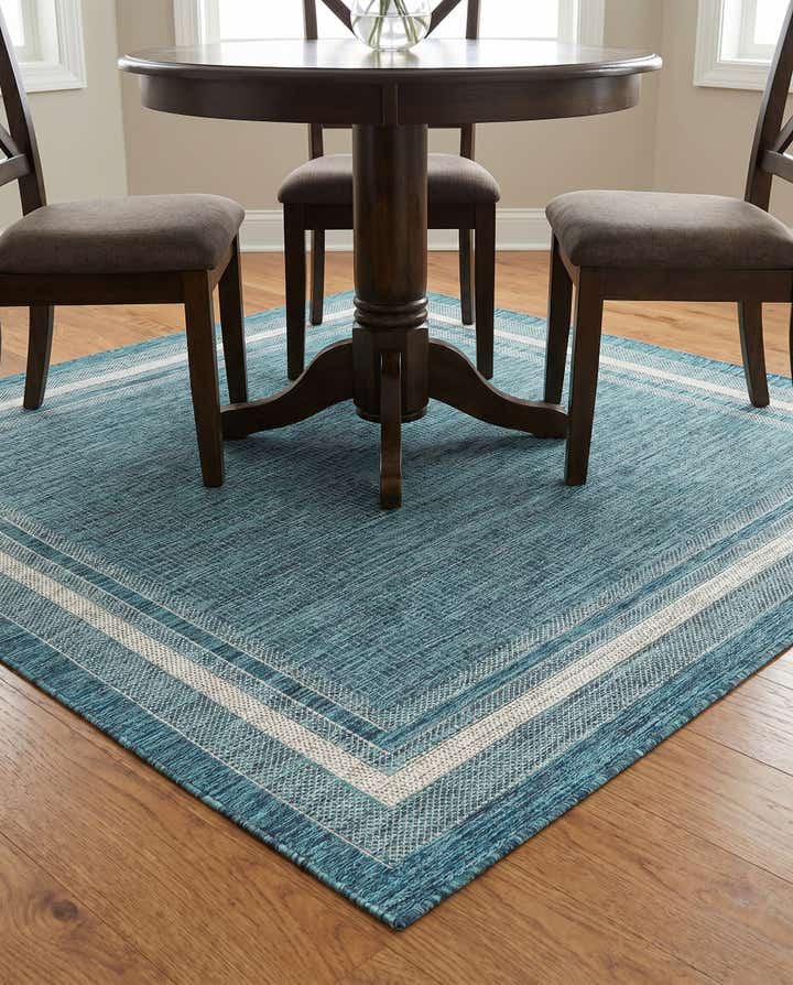 5' 3 x 5' 3 Easy-Clean Border Indoor / Outdoor Square Rug