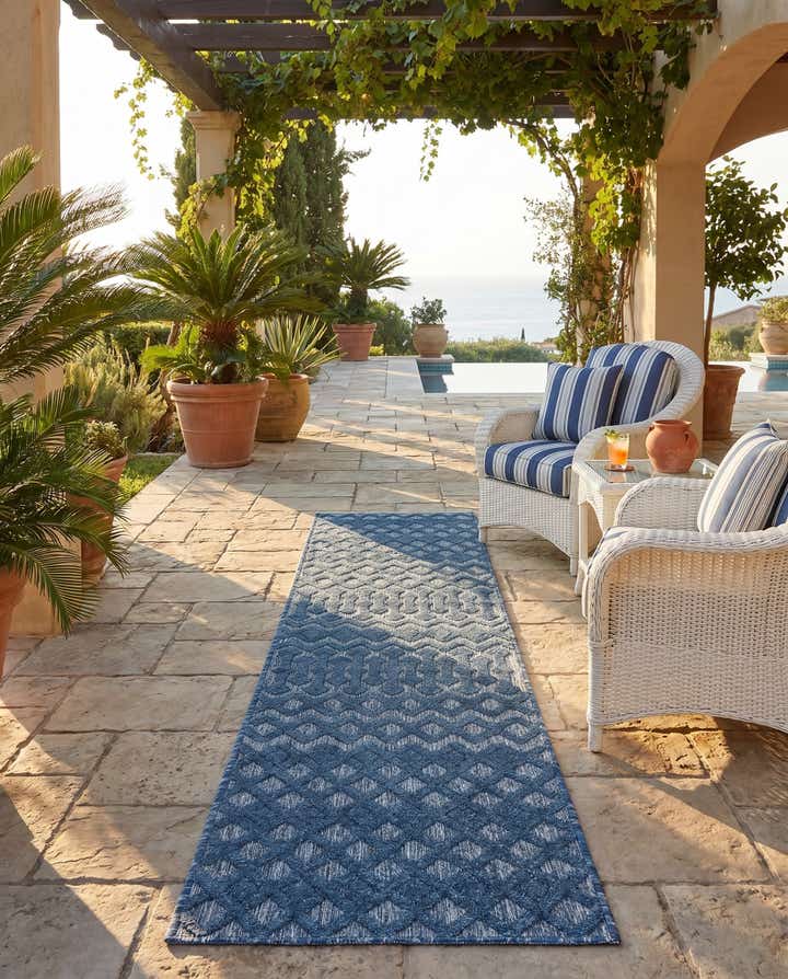 2' x 8' Easy-Clean Trellis Textured Indoor / Outdoor Runner Rug