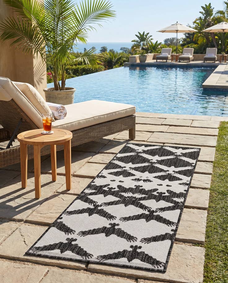 Detail image of 2' x 5' 3 Easy-Clean Modern Indoor / Outdoor Runner Rug