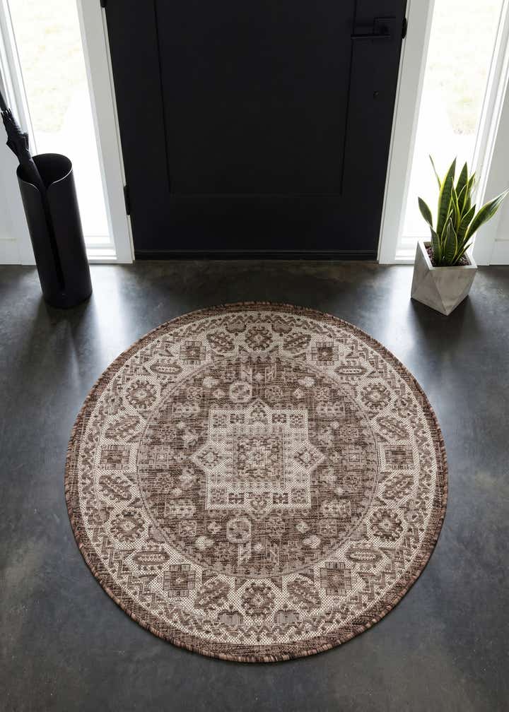 3' x 3' Easy-Clean Aztec Indoor / Outdoor Round Rug