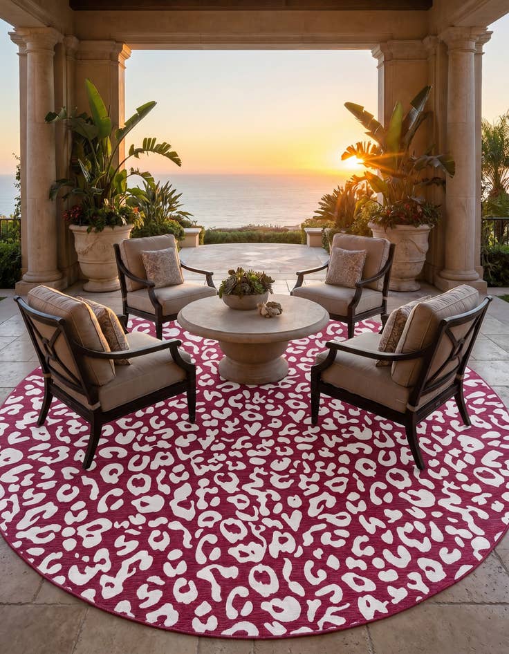 Detail image of 13' x 13' Easy-Clean Safari Indoor / Outdoor Round Rug