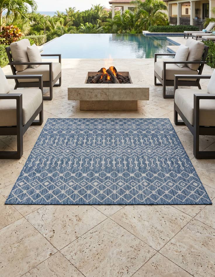 Detail image of 5' 3 x 5' 3 Easy-Clean Trellis Indoor / Outdoor Square Rug