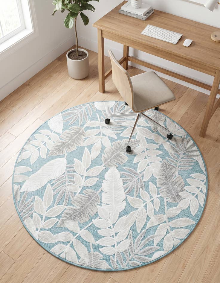Detail image of 4' 5 x 4' 5 Easy-Clean Botanical Indoor / Outdoor Round Rug