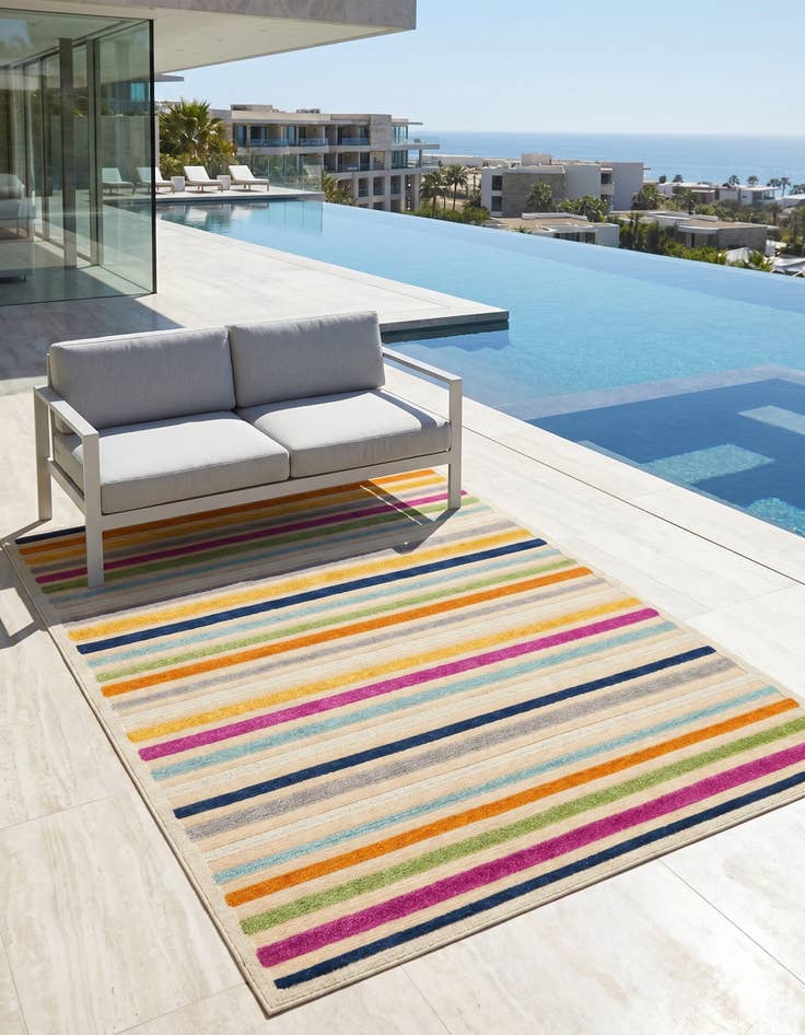 Detail image of 5' 3 x 8' Easy-Clean Aruba Indoor / Outdoor Rug