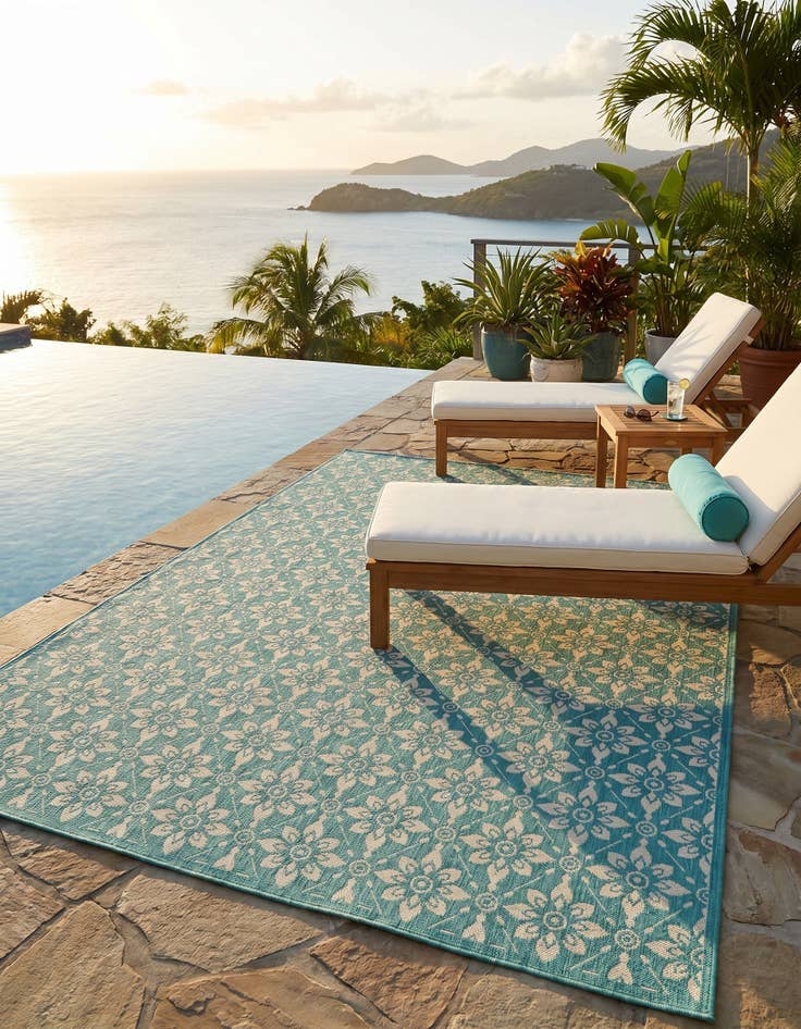 Detail image of 7' 10 x 10' Easy-Clean Trellis Indoor / Outdoor Rug