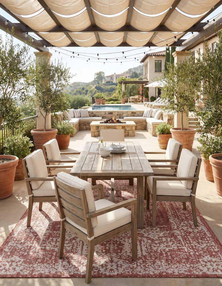 Detail image of 6' x 9' Easy-Clean Traditional Indoor / Outdoor Rug