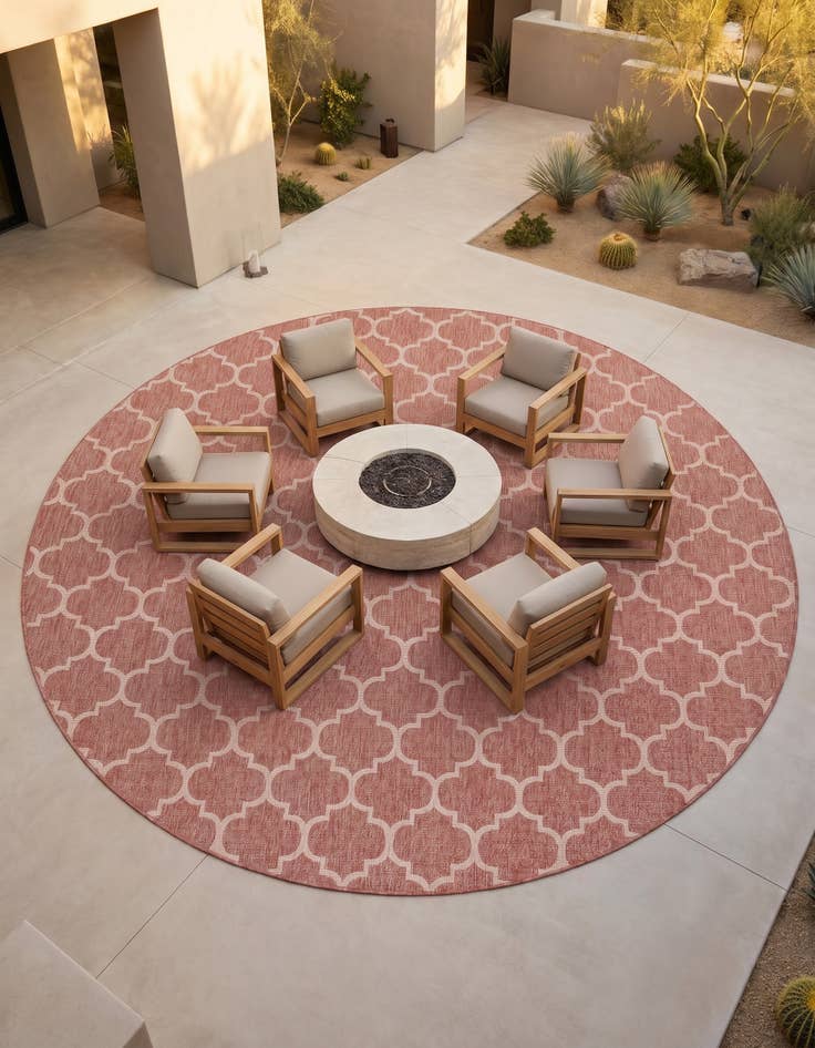 Detail image of 13' x 13' Easy-Clean Lattice Indoor / Outdoor Round Rug