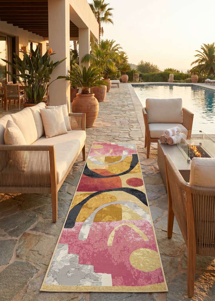 2' x 8' Easy-Clean Modern Indoor / Outdoor Runner Rug