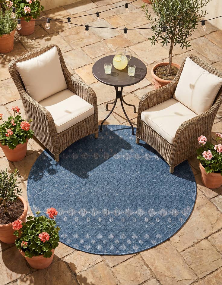 Detail image of 4' x 4' Easy-Clean Trellis Textured Indoor / Outdoor Round Rug