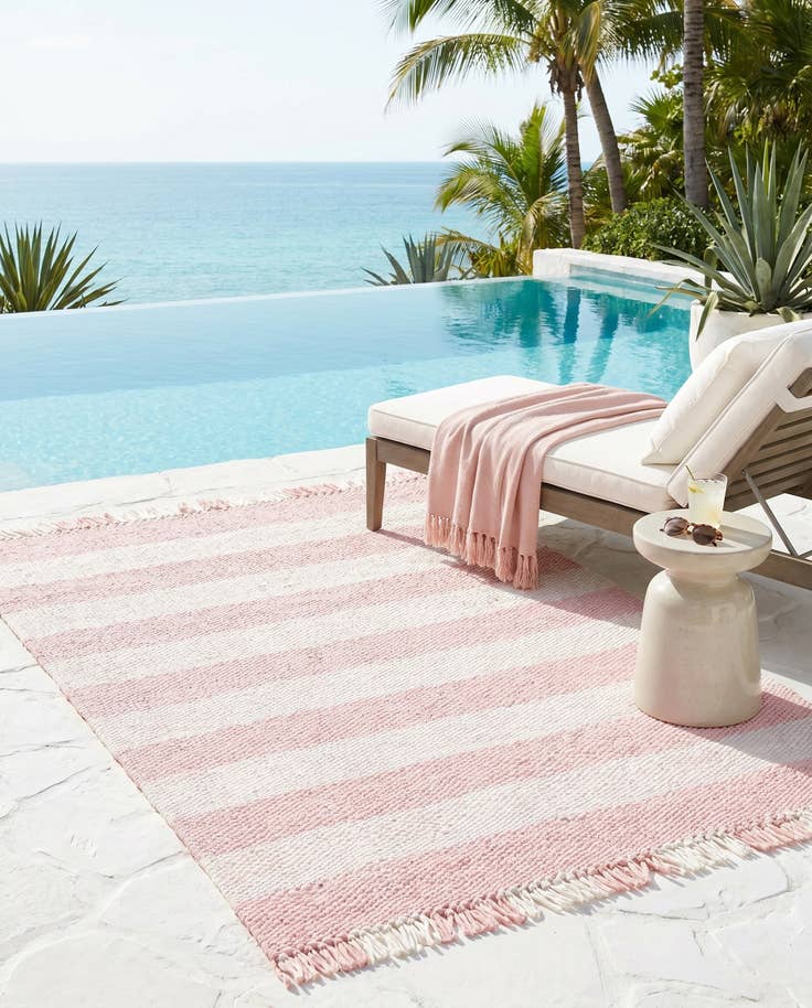 Detail image of 4' x 6' Easy-Clean Eco Plaid Washable Indoor / Outdoor Rug
