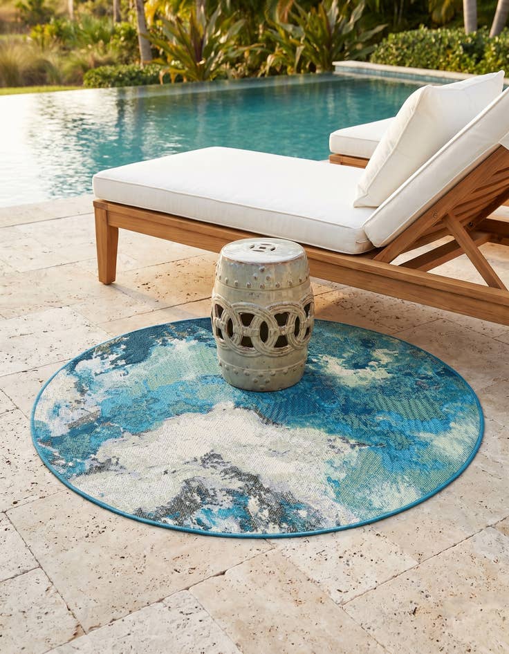 Detail image of 3' 3 x 3' 3 Easy-Clean Modern Indoor / Outdoor Round Rug