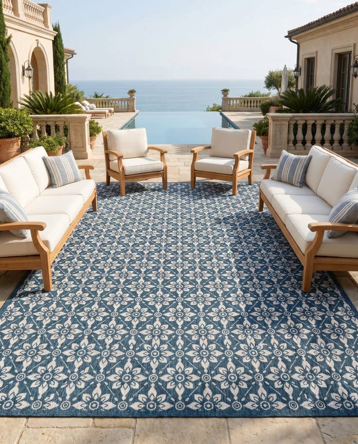 Detail image of 9' x 12' Easy-Clean Lattice Indoor / Outdoor Rug