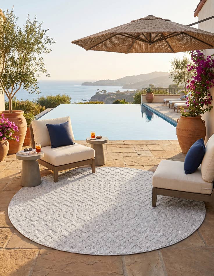 Detail image of 7' x 7' Easy-Clean Trellis Textured Indoor / Outdoor Round Rug