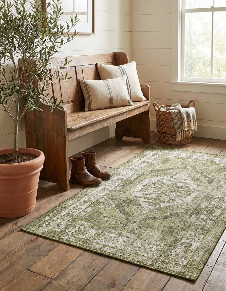 Detail image of 3' x 5' 3 Easy-Clean Traditional Indoor / Outdoor Rug