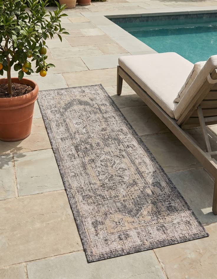 Detail image of 2' x 5' 3 Easy-Clean Traditional Indoor / Outdoor Runner Rug