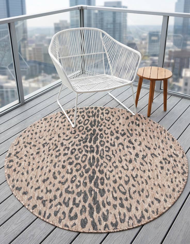 Detail image of 4' x 4' Easy-Clean Safari Indoor / Outdoor Round Rug
