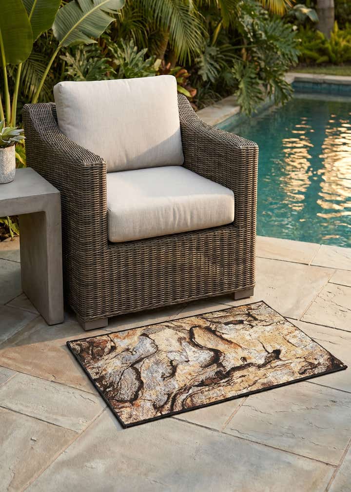 2' x 3' Easy-Clean Modern Indoor / Outdoor Rug