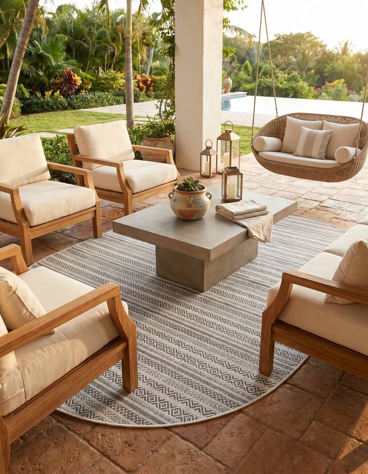 Detail image of 5' 3 x 8' Easy-Clean Ribbon Indoor / Outdoor Oval Rug