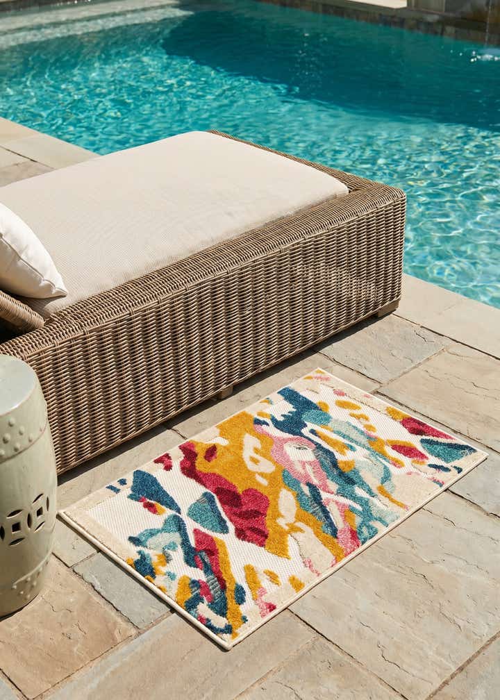 2' x 3' Easy-Clean Casablanca Indoor / Outdoor Rug